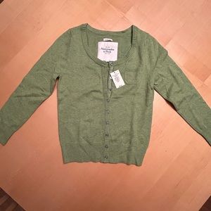 Women’s Abercrombie sweater, size L, never worn